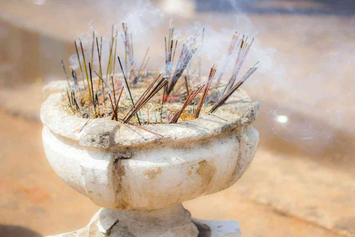 Complete Guide to Using Djinn for Love, Wealth, and Protection