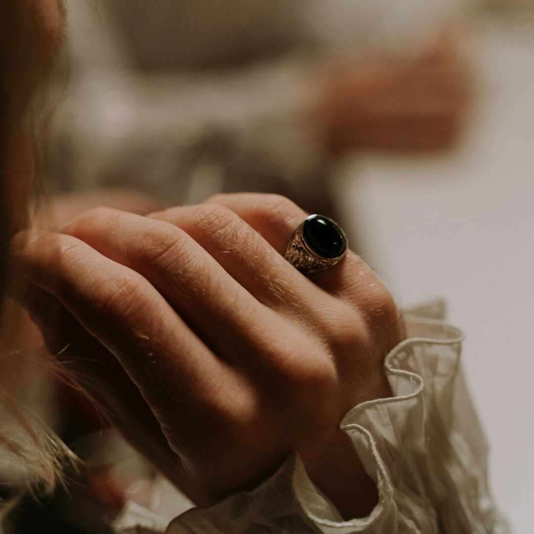 Spiritual grounding and protection ritual using a consecrated Djinn ring.